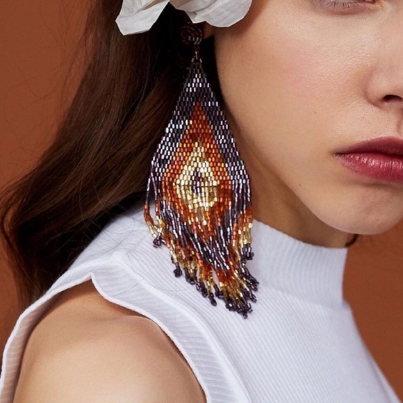 💐Iridescent Tassel Earrings! - Picture 2 of 5